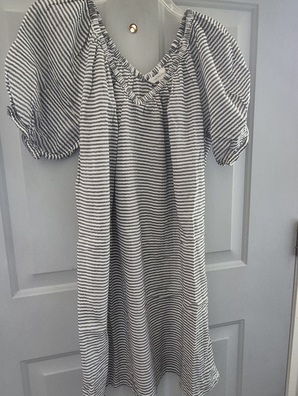 Garnet Hill Women’s Striped Off-Shoulder Puff Sleeve Beach Cover-up-SM
